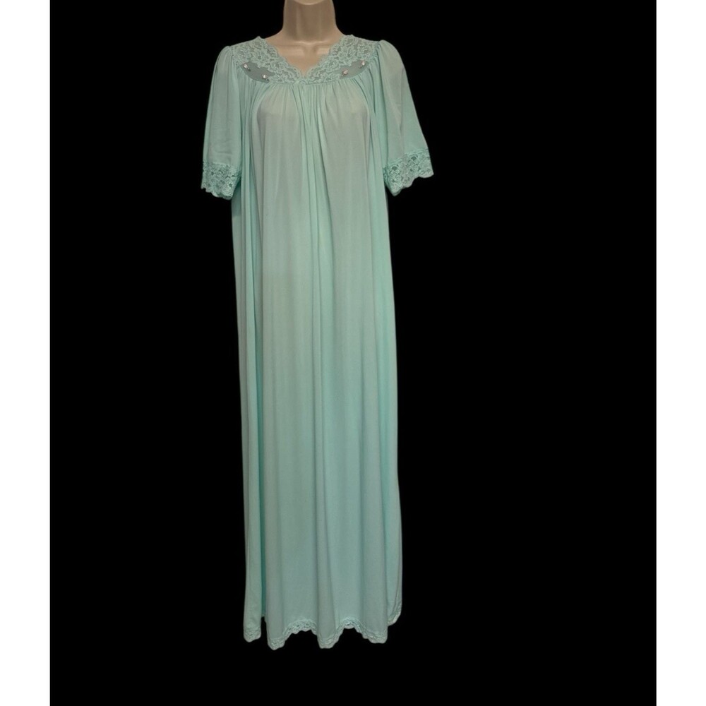 Shadowline Nylon Nightgown Womens Size SM Light Green